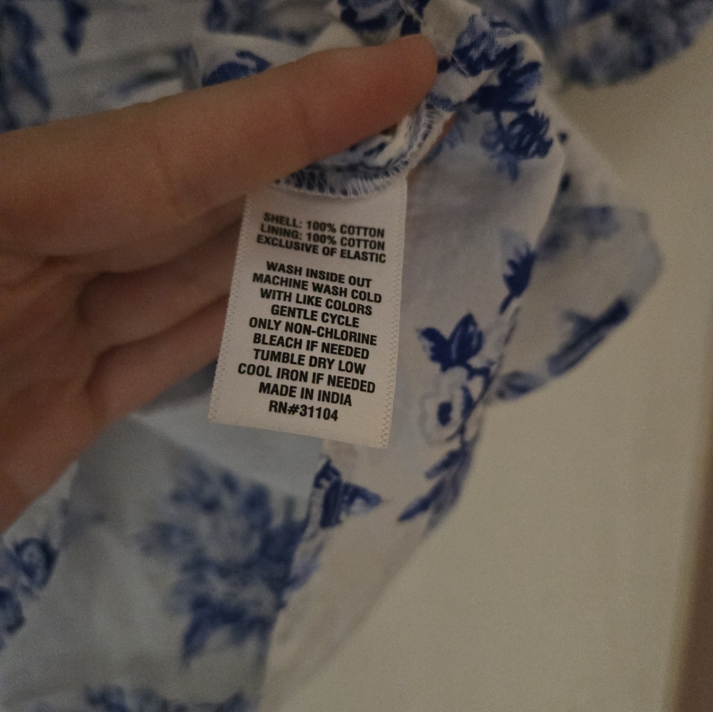 Blue and White Floral Women's Top - Picture 3 of 4